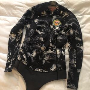 Billabong women surfing wet suit! Size 4. Never used.